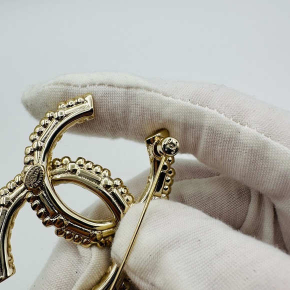 Chanel Iced Out Mother Pearl Brooch - Picture 2 of 6